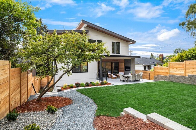 Building Photo - 4Bd/4.5Ba Seattle Home