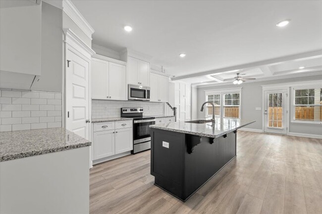 Building Photo - Ashley Smith