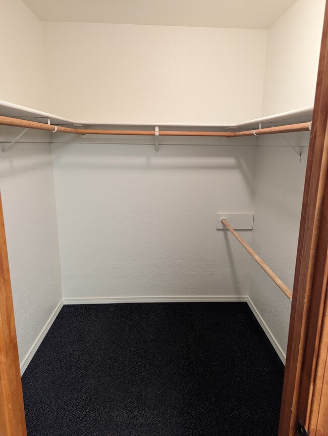 Walk-in closet - 605 Flora St