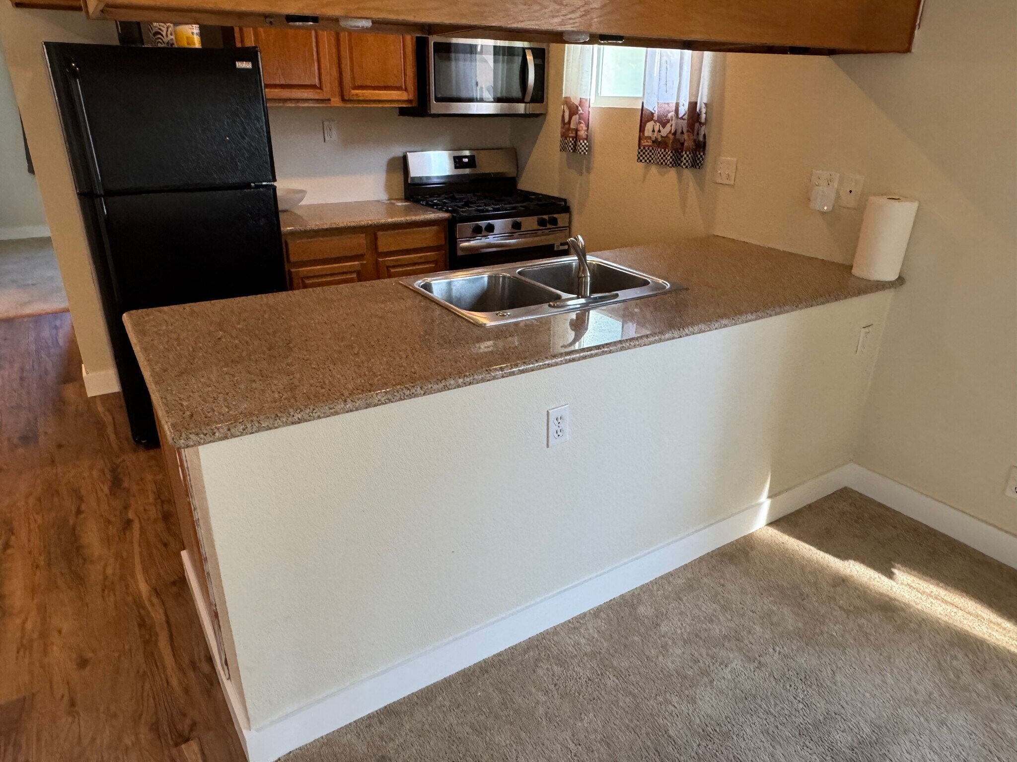 Building Photo - 10920 Apricot St