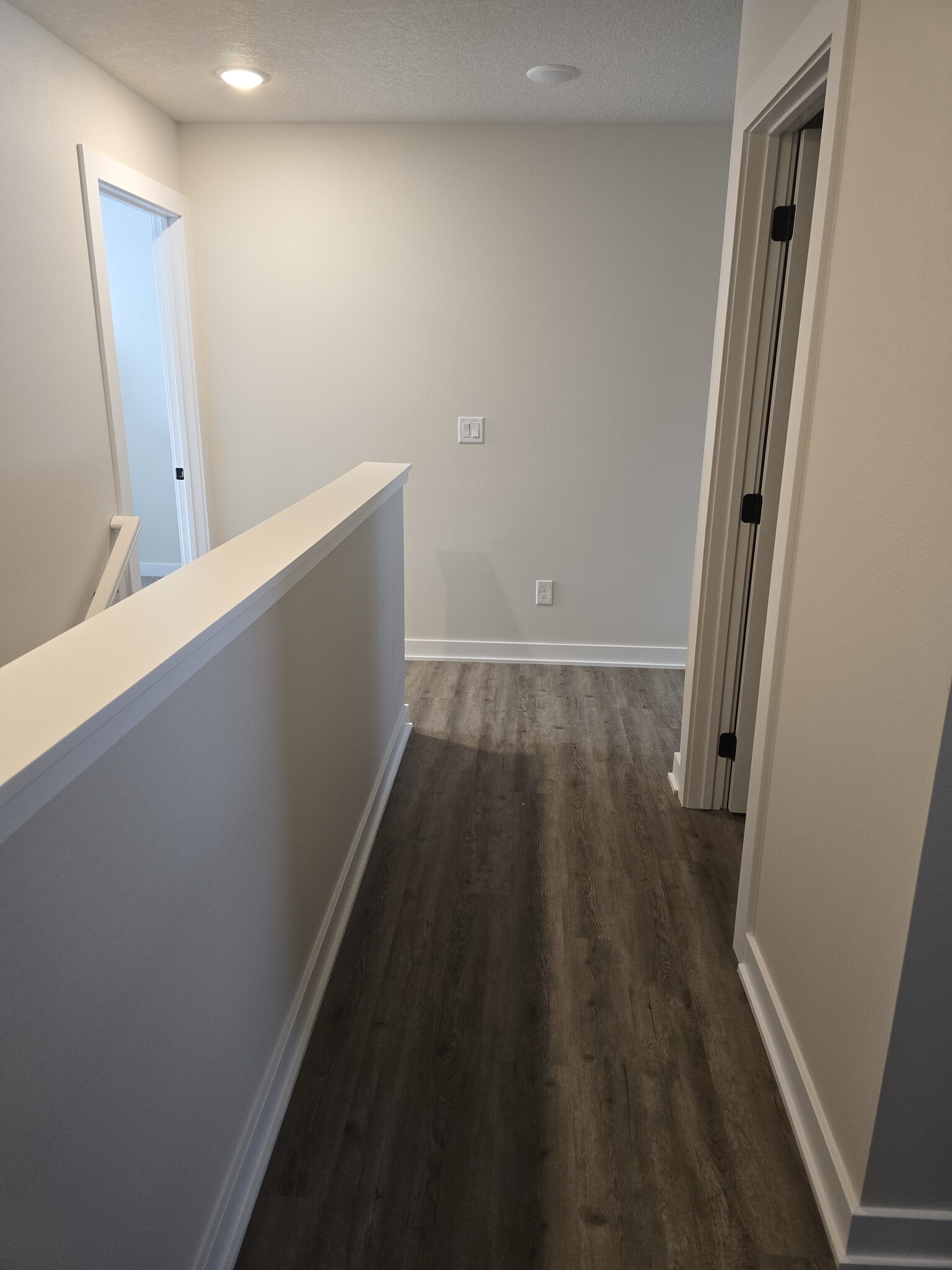 Building Photo - 6931 Bluebell Ct