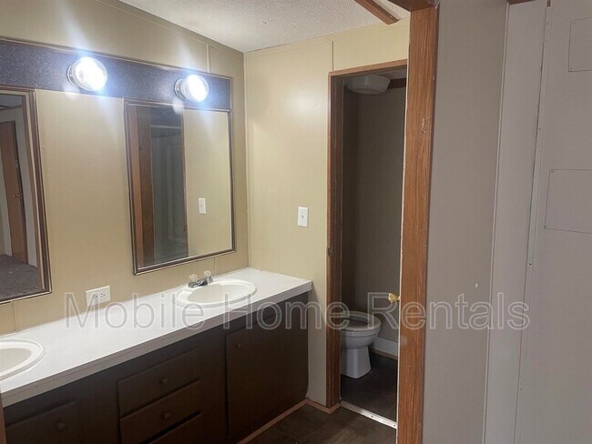 Building Photo - 112 Canna Lily Ln