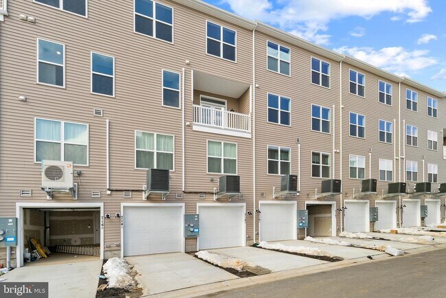 Building Photo - 714 Iron Frg Rd