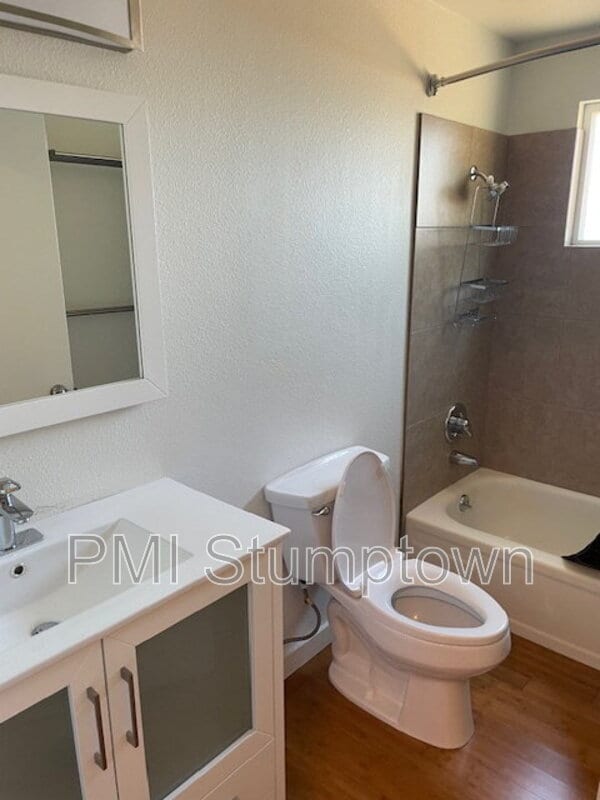 Building Photo - 11095 SE 92nd Ct