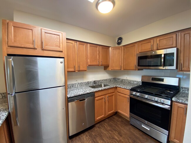 Stainless-Steel Appliances - 2230 N Orchard