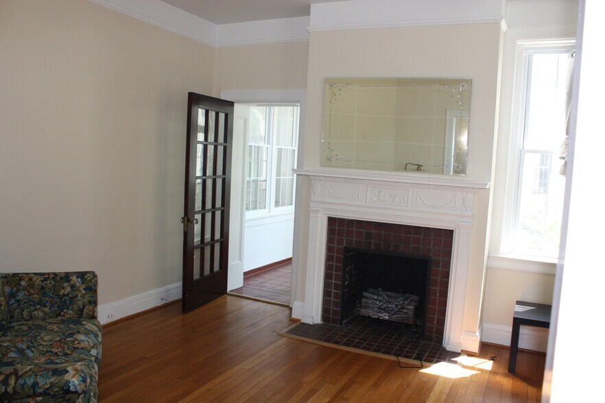 Building Photo - 3409 Greenway