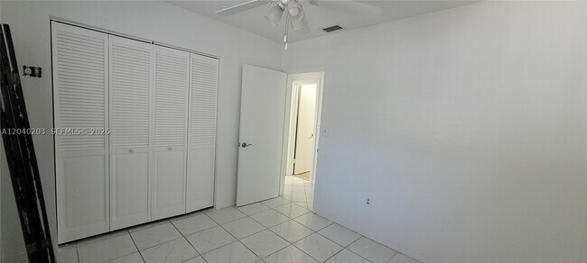Building Photo - 5200 SW 89th Pl