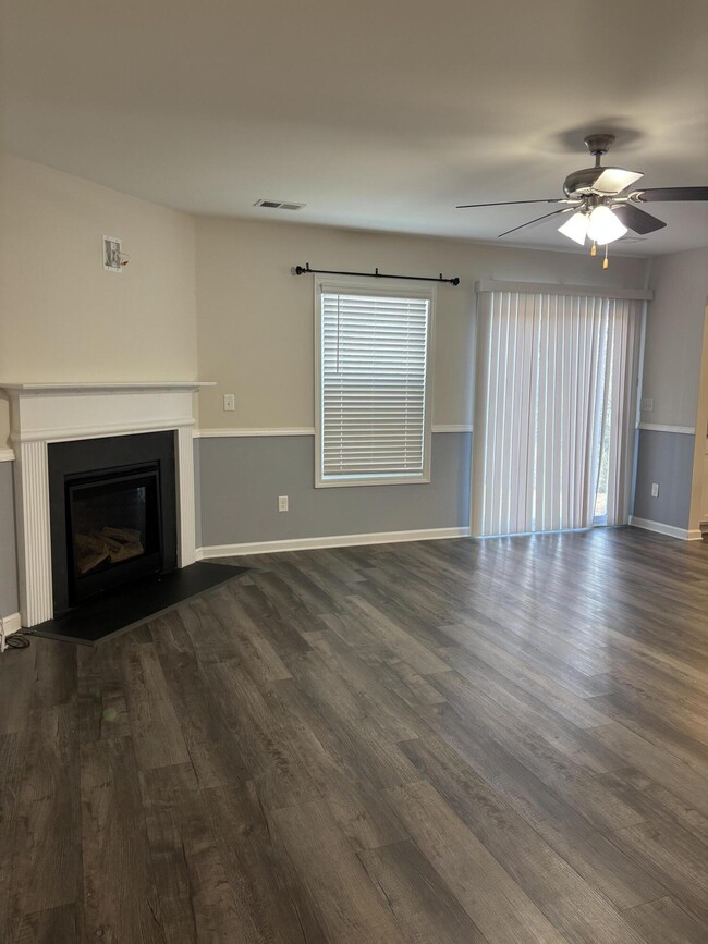 Building Photo - 335 Niblick Dr