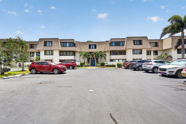 Building Photo - 1800 SE St Lucie Blvd