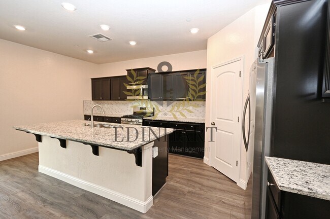 Building Photo - 661 Blue Oak Lane W