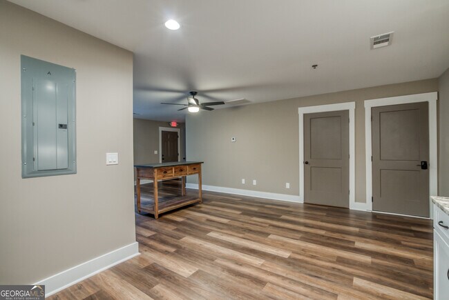 Building Photo - 224 Alcovy St