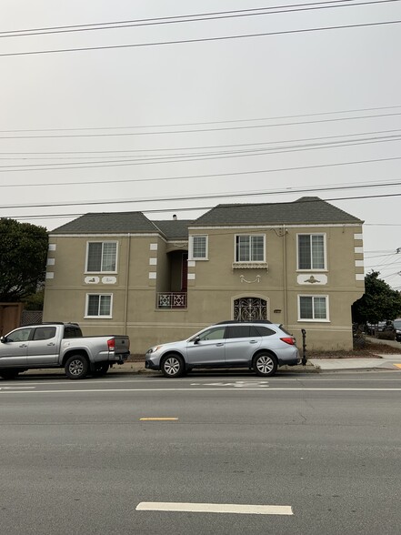 Building Photo - 2700 Ortega St