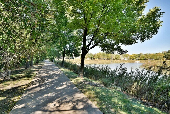 Building Photo - 982 Indigo Ct