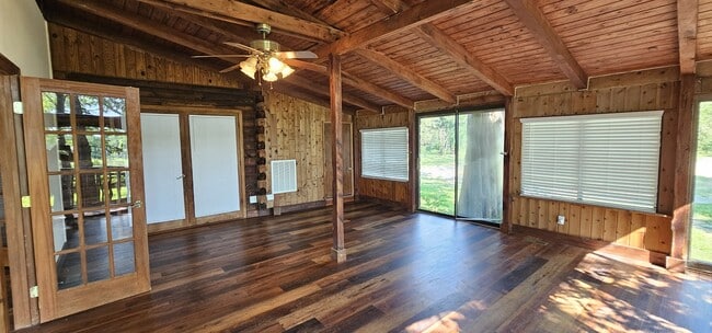 Building Photo - 7307 Rhodes Ln