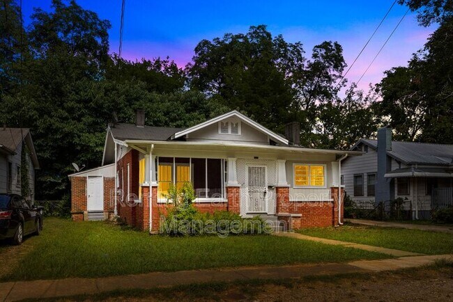 Building Photo - 1319 18th Way SW