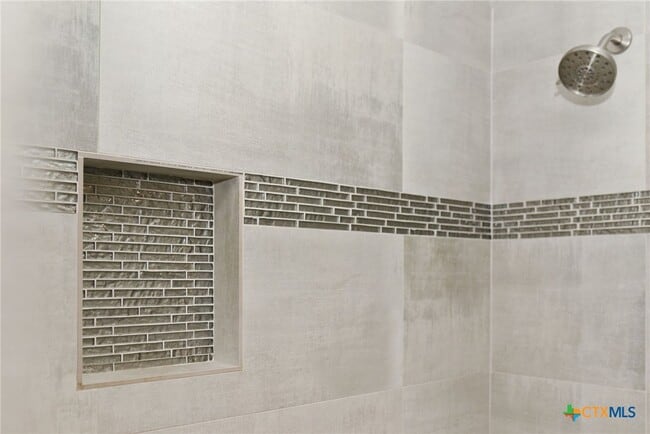 Building Photo - 8 Las Brisas Pl