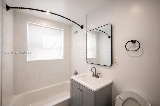 Building Photo - 2413 Nassau Ln