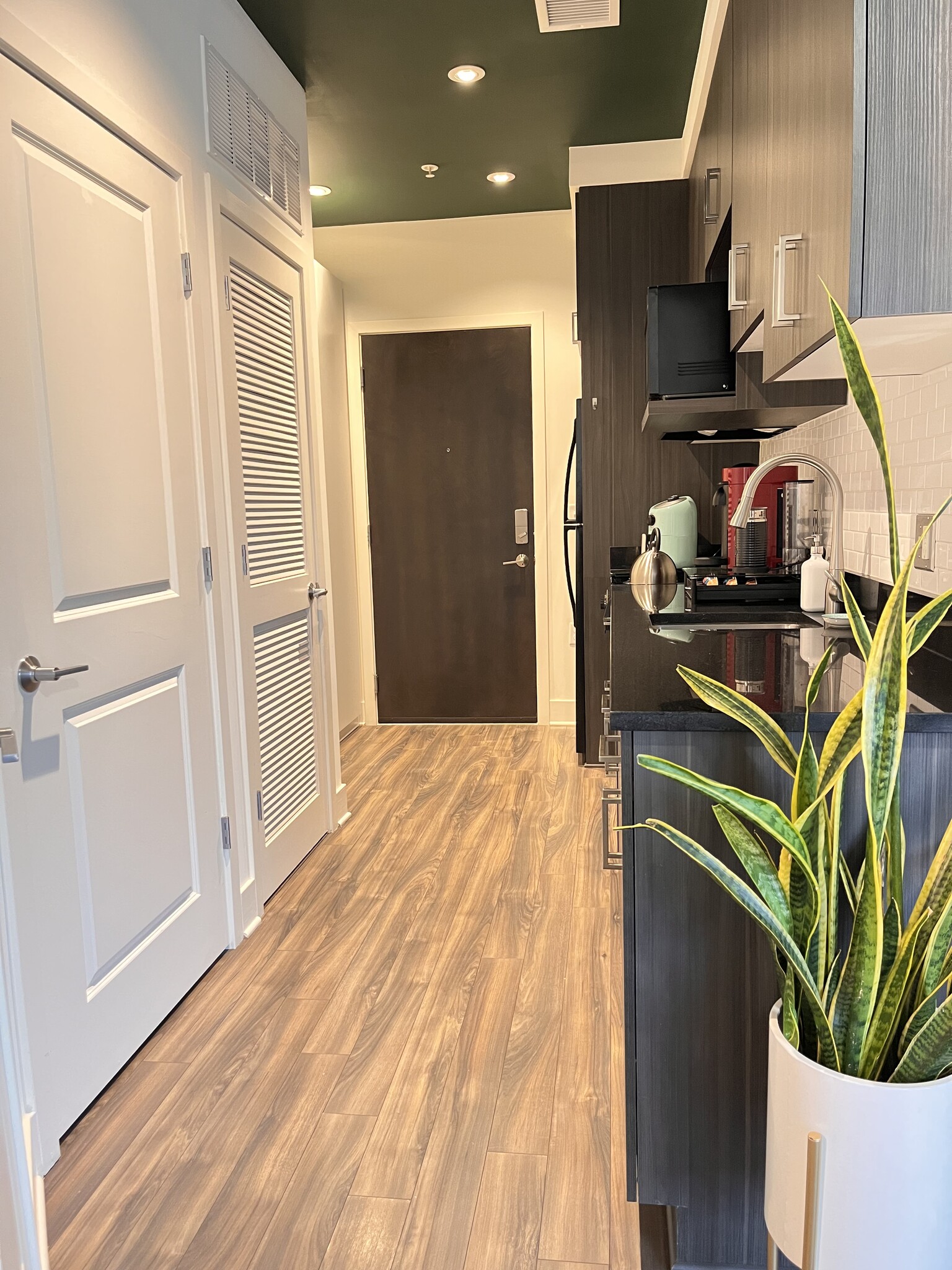 Building Photo - 2550 17th St NW