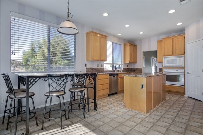 Building Photo - 34122 Courtney Terrace