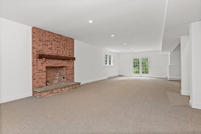 Building Photo - 5 Winthrop Hill