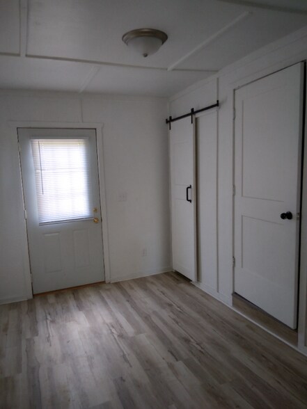 Building Photo - 3433 Flansburg Rd