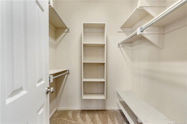 Building Photo - Glenpool Beauty!  3 Bedroom, 2 Bath Home