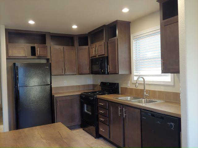 Building Photo - 1601 S Sandhill Rd