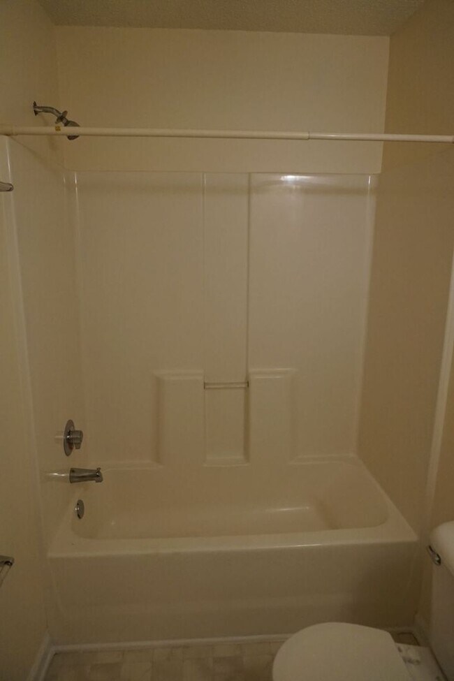 Building Photo - Two Bedroom Two and a Half Bathroom Townhouse located in Marsh Oaks Subdivision