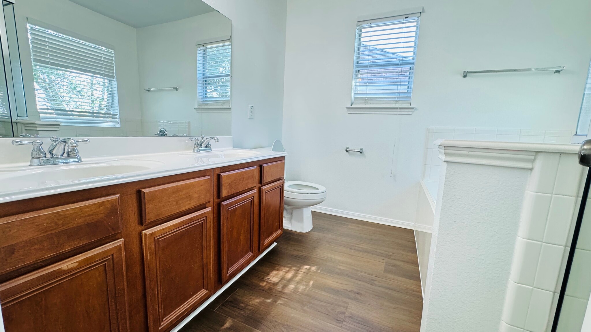 Master Bathroom - 8126 Montague Manor Ln