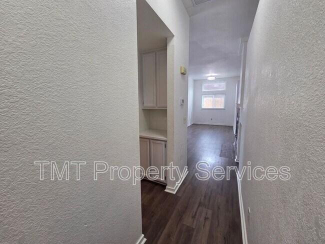 Building Photo - 2234 Wall St