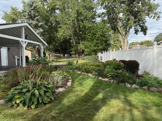 Building Photo - 303 Lee Ct