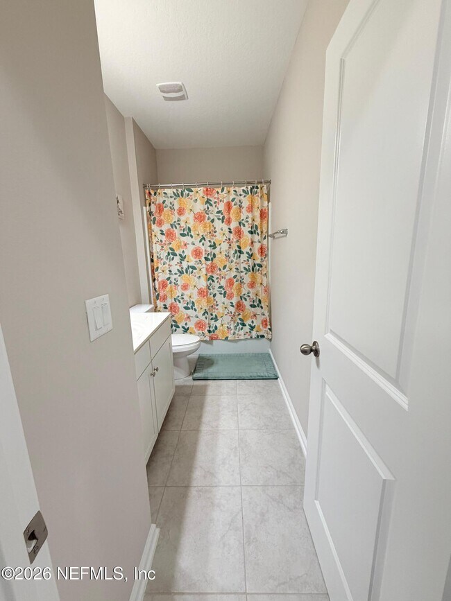 Building Photo - 70 Golden Fern Dr