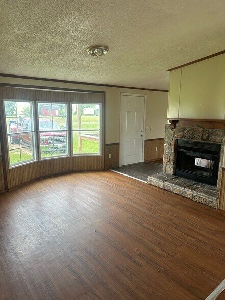 Building Photo - 214 Troy View Dr