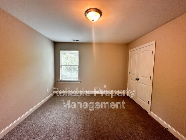 Building Photo - 282 Flowers Crest Way