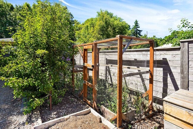 Building Photo - 22nd St Duplex - VPM295T-3