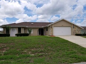 Building Photo - 2 Bedroom 2 bathroom home for Rent in Weeki Wachee FL!