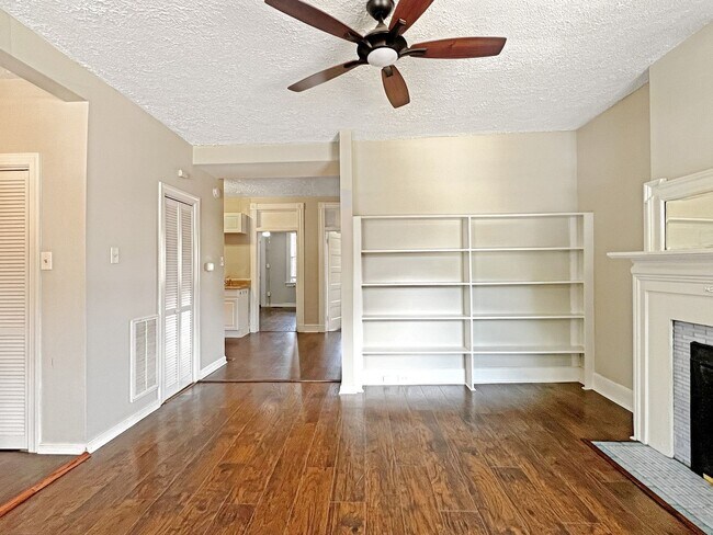 Building Photo - 16 S Stafford Ave