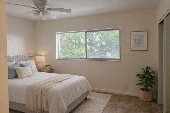 Building Photo - 8620 N Sherman Cir