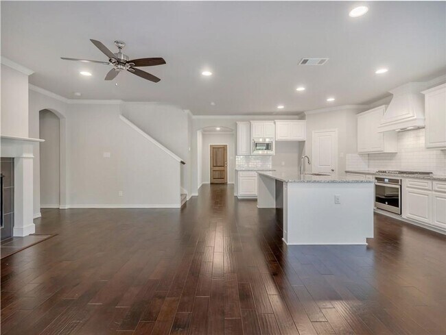 Building Photo - "TCU" Property Available for Pre-leasing!