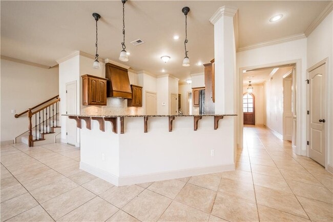 Building Photo - 3778 Prince Philipe St