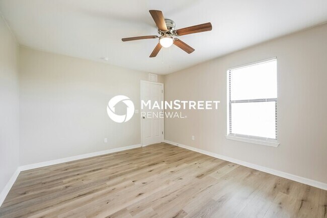 Building Photo - 4 Bedroom Pet-Friendly Home in Lehigh Acre...