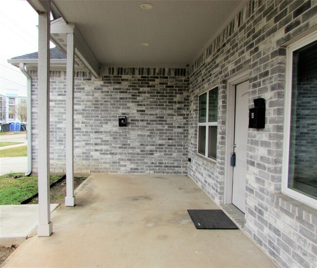 Building Photo - 3249 Dixie Dr