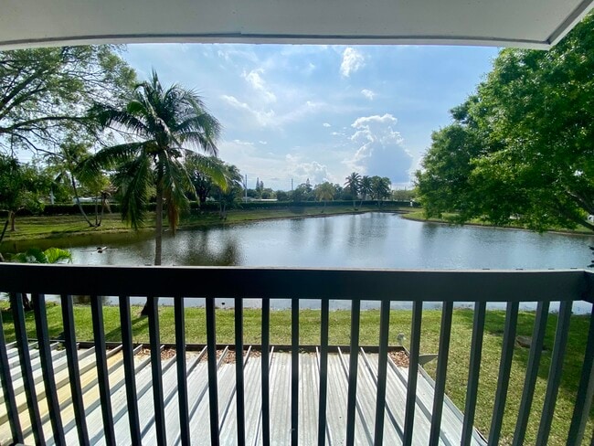 Building Photo - 4104 Inlet Cir