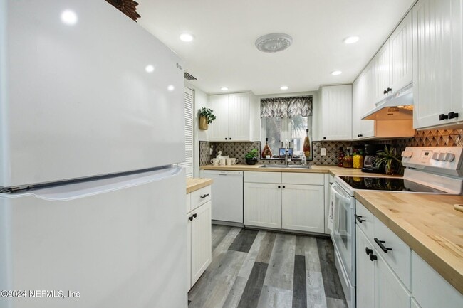 Building Photo - 2912 St Johns Ave