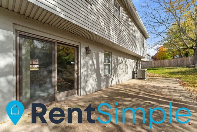 Building Photo - 12035 Stuart Ridge Dr