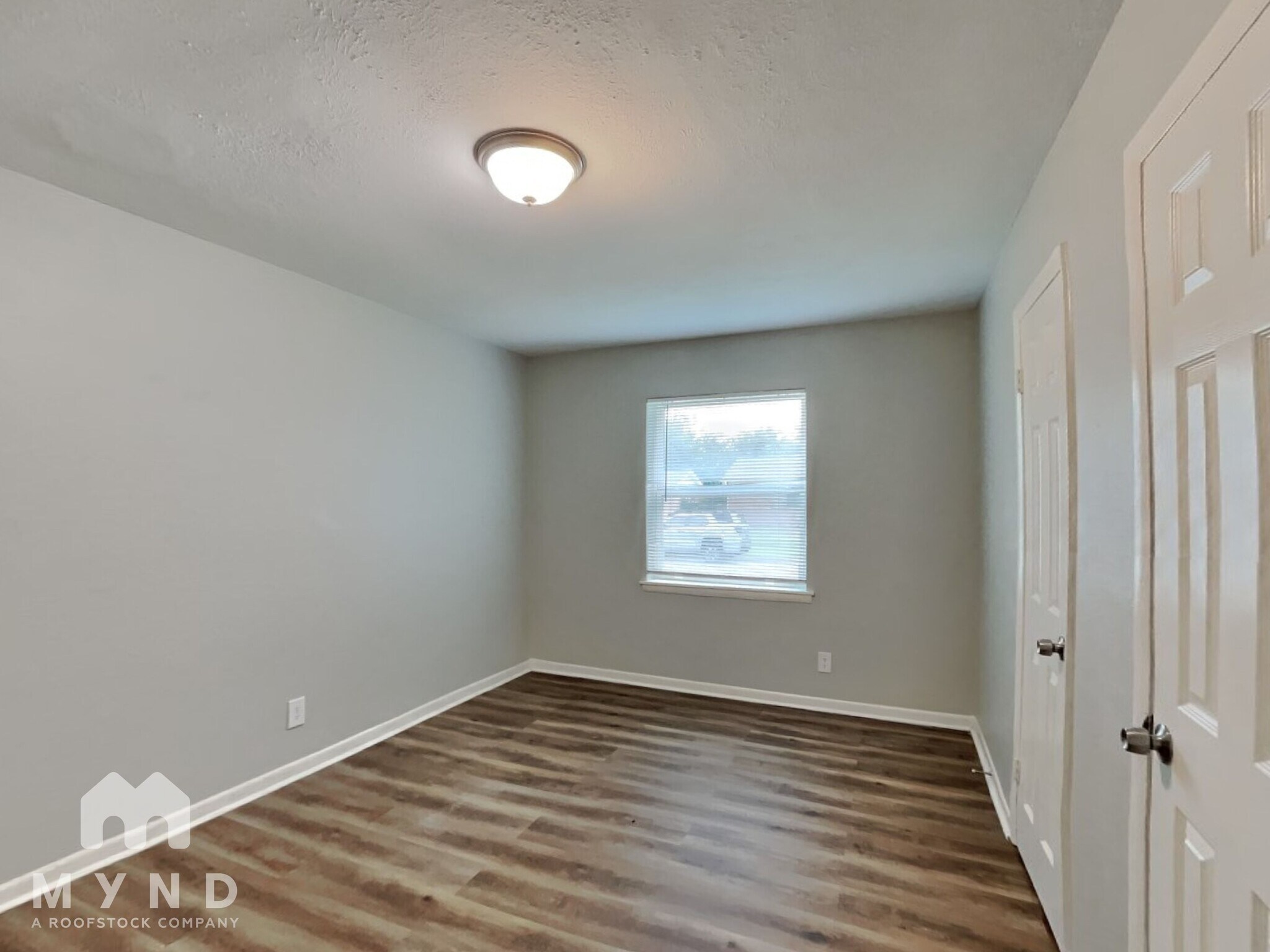 Building Photo - 1309 E Anthony St