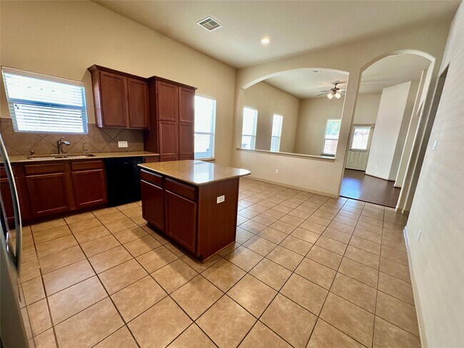 Building Photo - 6111 Grassy Haven Ln