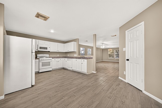 Building Photo - 17250 Cricketbriar Ct