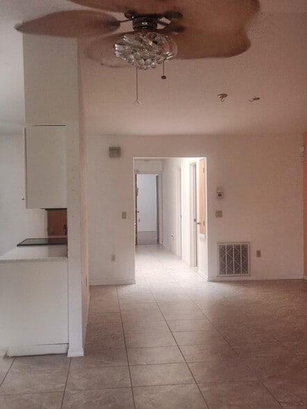 Great Room - 26186 Northern Cross Rd