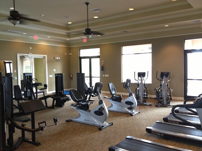 Building Photo - Townhome in the gated community of Bristol Pines